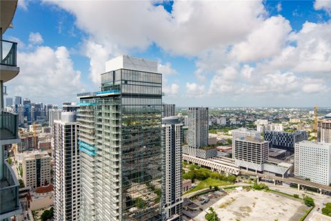 Condo in Miami, Florida, 1 bedroom  № 2401525 - photo 6
