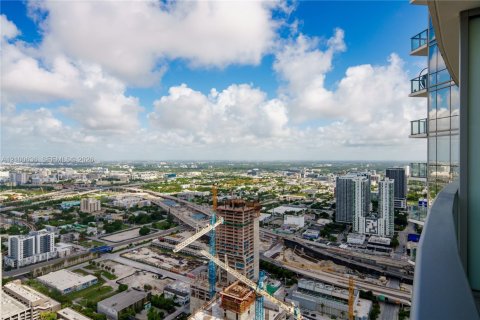 Condo in Miami, Florida, 1 bedroom  № 2401525 - photo 7