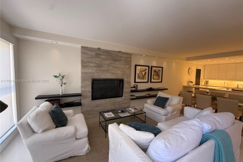 Снять в аренду кондоминиум в Ки-Бискейн, Флорида 2 спальни, 159.79м2, № 1958761 - фото 5