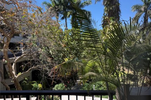 Снять в аренду кондоминиум в Ки-Бискейн, Флорида 2 спальни, 159.79м2, № 1958761 - фото 13