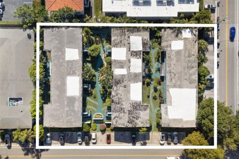 Propiedad comercial en venta en Bay Harbor Islands, Florida № 1459944 - foto 23