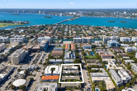 Propiedad comercial en venta en Bay Harbor Islands, Florida № 1459944 - foto 6