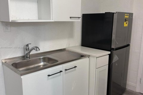 Propiedad comercial en alquiler en Hollywood, Florida, 128.58 m2 № 2017972 - foto 2