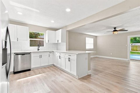 Купить виллу или дом в Тампа, Флорида 3 комнаты, 136.85м2, № 2322440 - фото 17