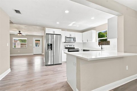 Купить виллу или дом в Тампа, Флорида 3 комнаты, 136.85м2, № 2322440 - фото 23