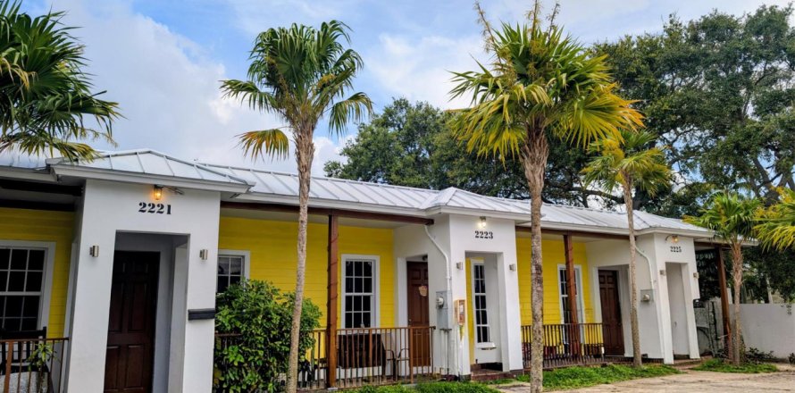 Commercial property in Sunrise, Florida 315.87 sq.m. № 2252754
