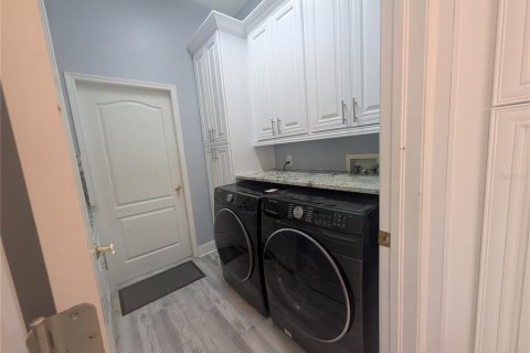Casa en alquiler en Tampa, Florida, 5 dormitorios, 322.37 m2 № 1883144 - foto 30