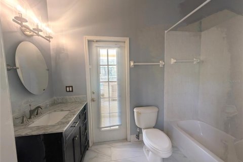 Casa en alquiler en Tampa, Florida, 5 dormitorios, 322.37 m2 № 1883144 - foto 27