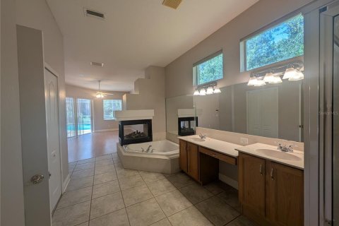 Casa en alquiler en Tampa, Florida, 5 dormitorios, 322.37 m2 № 1883144 - foto 13