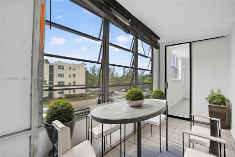 Condominio en alquiler en Lauderdale Lakes, Florida, 1 dormitorio, 69.49 m2 № 2043545 - foto 9