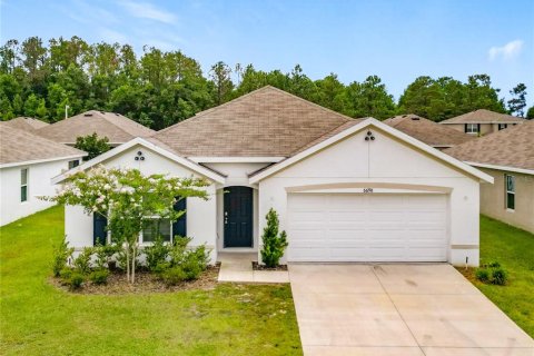 Villa ou maison à louer à Ocala, Floride: 4 chambres, 169.73 m2 № 2207416 - photo 2