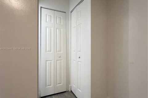 Apartment in Miami, Florida 1 bedroom, 37.16 sq.m. № 2179291 - photo 8