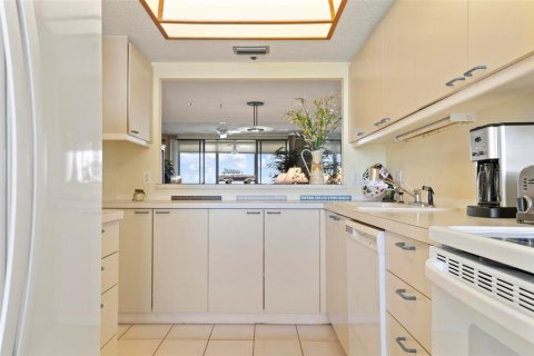Condo in Sarasota, Florida, 2 bedrooms  № 1772911 - photo 20