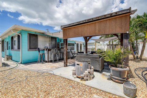 House in Madeira Beach, Florida 3 bedrooms, 114.55 sq.m. № 1873659 - photo 22