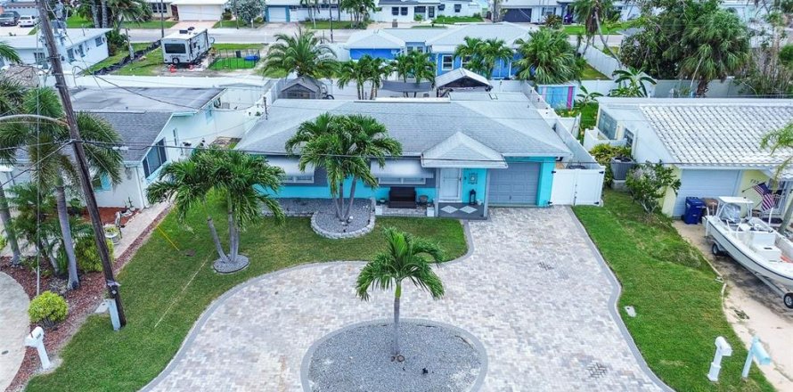 Casa en Madeira Beach, Florida 3 dormitorios, 114.55 m2 № 1873659