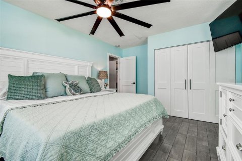 House in Madeira Beach, Florida 3 bedrooms, 114.55 sq.m. № 1873659 - photo 10