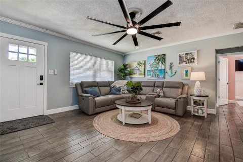 House in Madeira Beach, Florida 3 bedrooms, 114.55 sq.m. № 1873659 - photo 17