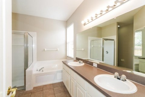 Casa en alquiler en Tampa, Florida, 3 dormitorios, 148.64 m2 № 1914671 - foto 12