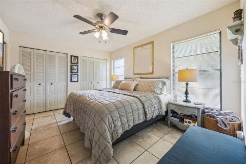 Propiedad comercial en venta en Orlando, Florida, 4 dormitorios, 196.3 m2 № 2238359 - foto 17
