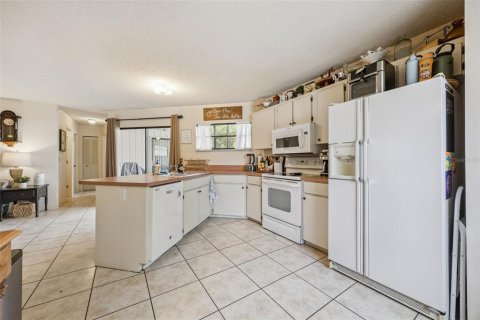 Propiedad comercial en venta en Orlando, Florida, 4 dormitorios, 196.3 m2 № 2238359 - foto 14