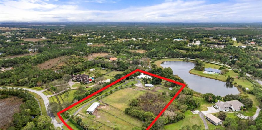 House in Jupiter, Florida 5 bedrooms, 329.9 sq.m. № 956984
