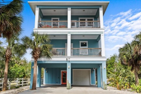 House in Flagler Beach, Florida 5 bedrooms, 297.29 sq.m. № 1565579 - photo 4