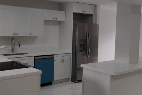 Touwnhouse à louer à Plantation, Floride: 3 chambres, 201.6 m2 № 1960704 - photo 6