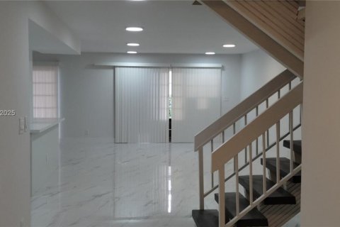 Touwnhouse à louer à Plantation, Floride: 3 chambres, 201.6 m2 № 1960704 - photo 3