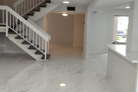 Touwnhouse à louer à Plantation, Floride: 3 chambres, 201.6 m2 № 1960704 - photo 4