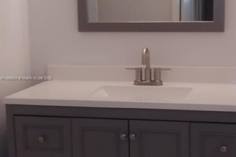 Touwnhouse à louer à Plantation, Floride: 3 chambres, 201.6 m2 № 1960704 - photo 11