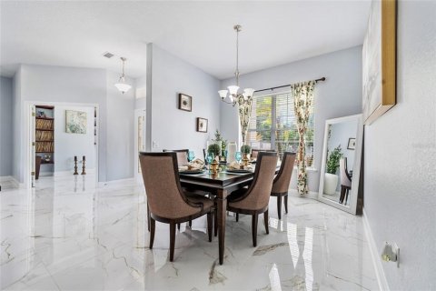 House in Altamonte Springs, Florida 4 bedrooms, 235.04 sq.m. № 1880686 - photo 3