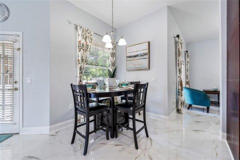 House in Altamonte Springs, Florida 4 bedrooms, 235.04 sq.m. № 1880686 - photo 12