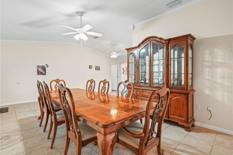 House in Sebring, Florida 2 bedrooms, 133.41 sq.m. № 1608851 - photo 9