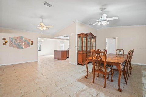 House in Sebring, Florida 2 bedrooms, 133.41 sq.m. № 1608851 - photo 3