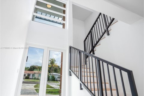 Купить виллу или дом в Майами, Флорида 4 спальни, 355.07м2, № 2048256 - фото 8