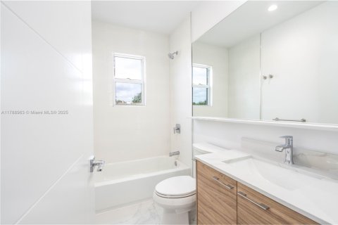 Купить виллу или дом в Майами, Флорида 4 спальни, 355.07м2, № 2048256 - фото 25