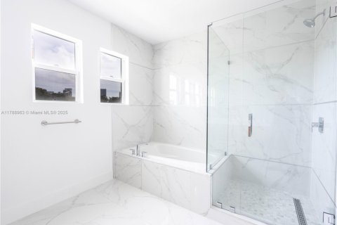 Купить виллу или дом в Майами, Флорида 4 спальни, 355.07м2, № 2048256 - фото 30