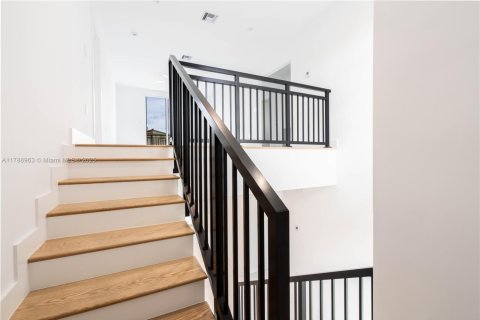 Купить виллу или дом в Майами, Флорида 4 спальни, 355.07м2, № 2048256 - фото 16