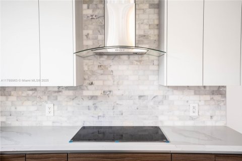 Купить виллу или дом в Майами, Флорида 4 спальни, 355.07м2, № 2048256 - фото 14