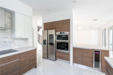 Купить виллу или дом в Майами, Флорида 4 спальни, 355.07м2, № 2048256 - фото 15