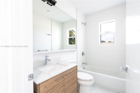 Купить виллу или дом в Майами, Флорида 4 спальни, 355.07м2, № 2048256 - фото 23