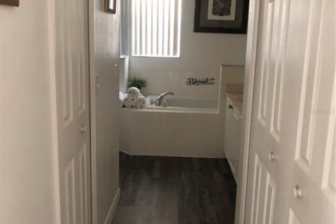 House in Kissimmee, Florida 4 bedrooms, 162.02 sq.m. № 1858453 - photo 9