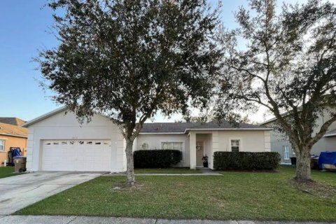 House in Kissimmee, Florida 4 bedrooms, 162.02 sq.m. № 1858453 - photo 1