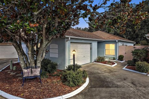 Casa en The Villages, Florida 2 dormitorios, 112.78 m2 № 2278114