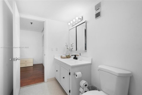 Condominio en venta en Miami, Florida, 2 dormitorios, 111.2 m2 № 1713161 - foto 10