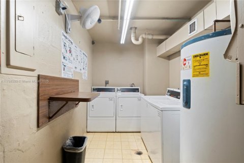 Condominio en venta en Miami, Florida, 2 dormitorios, 111.2 m2 № 1713161 - foto 19