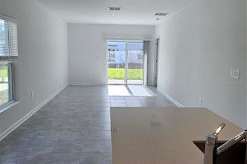 House in Davenport, Florida 3 bedrooms, 136.57 sq.m. № 1912371 - photo 3