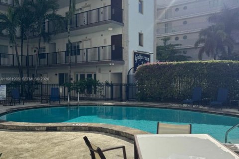 Condo in Fort Lauderdale, Florida, 1 bedroom  № 2043152 - photo 9