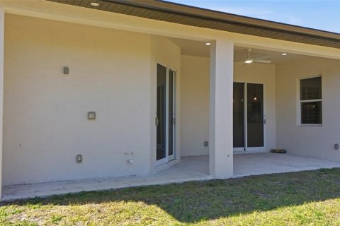 House in Port Charlotte, Florida 3 bedrooms, 138.05 sq.m. № 2166085 - photo 27