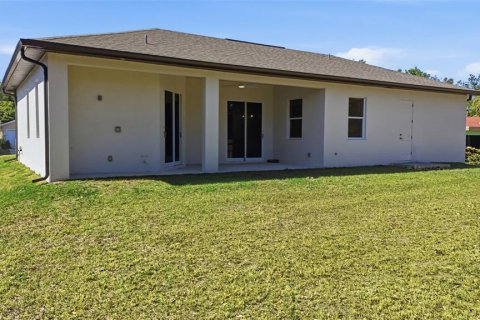 House in Port Charlotte, Florida 3 bedrooms, 138.05 sq.m. № 2166085 - photo 29